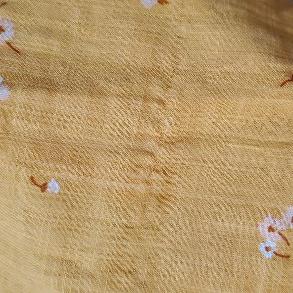 Golden Floral Top - Picture 3 of 7